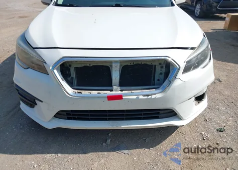 2018 Subaru Legacy 2.5I Premium z USA, uszkodzony, nr VIN 4S3BNAD60J3016276